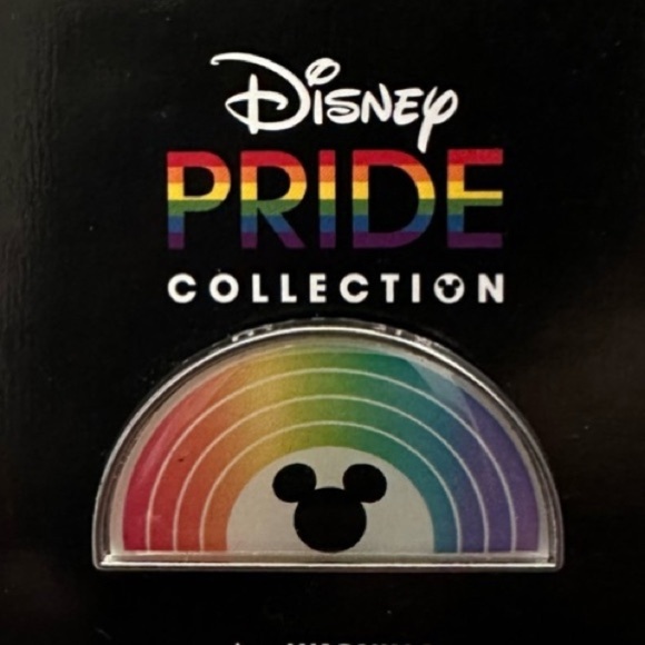 Disney Rainbow Pride Pin - NEW - Picture 1 of 3